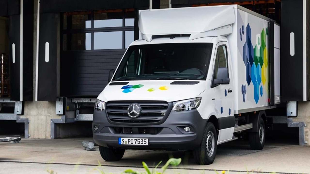 Nya eSprinter från Mercedes-Benz får upp till 40 mils räckvidd